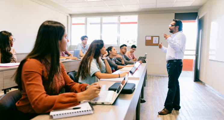 Conoce la Licenciatura en Pedagogía en Tijuana UNEA